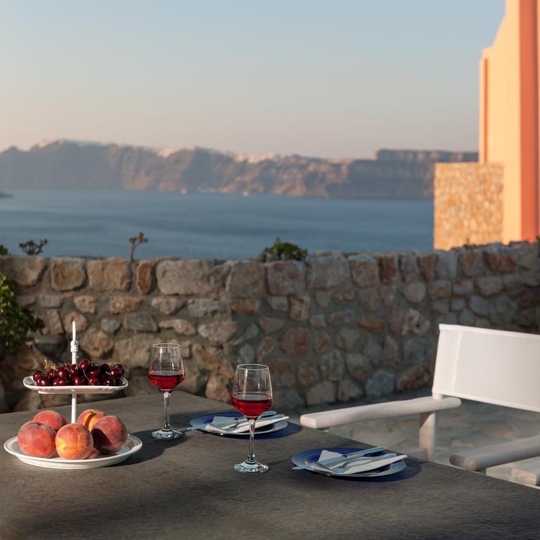 Red Cliff Villa 2Bedroom Villa With Caldera View And Plunge Pool อาโกรตีรี ภายนอก รูปภาพ