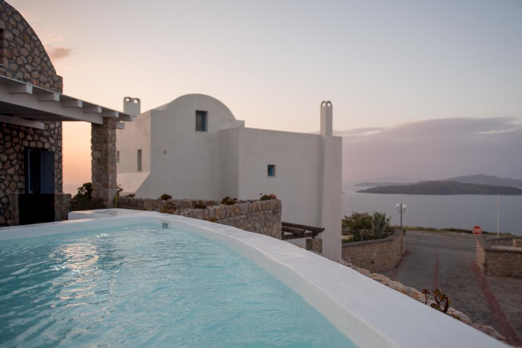 Red Cliff Villa 2Bedroom Villa With Caldera View And Plunge Pool อาโกรตีรี ภายนอก รูปภาพ